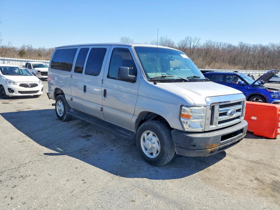 2013 Ford Econoline E350 Super Duty Wagon