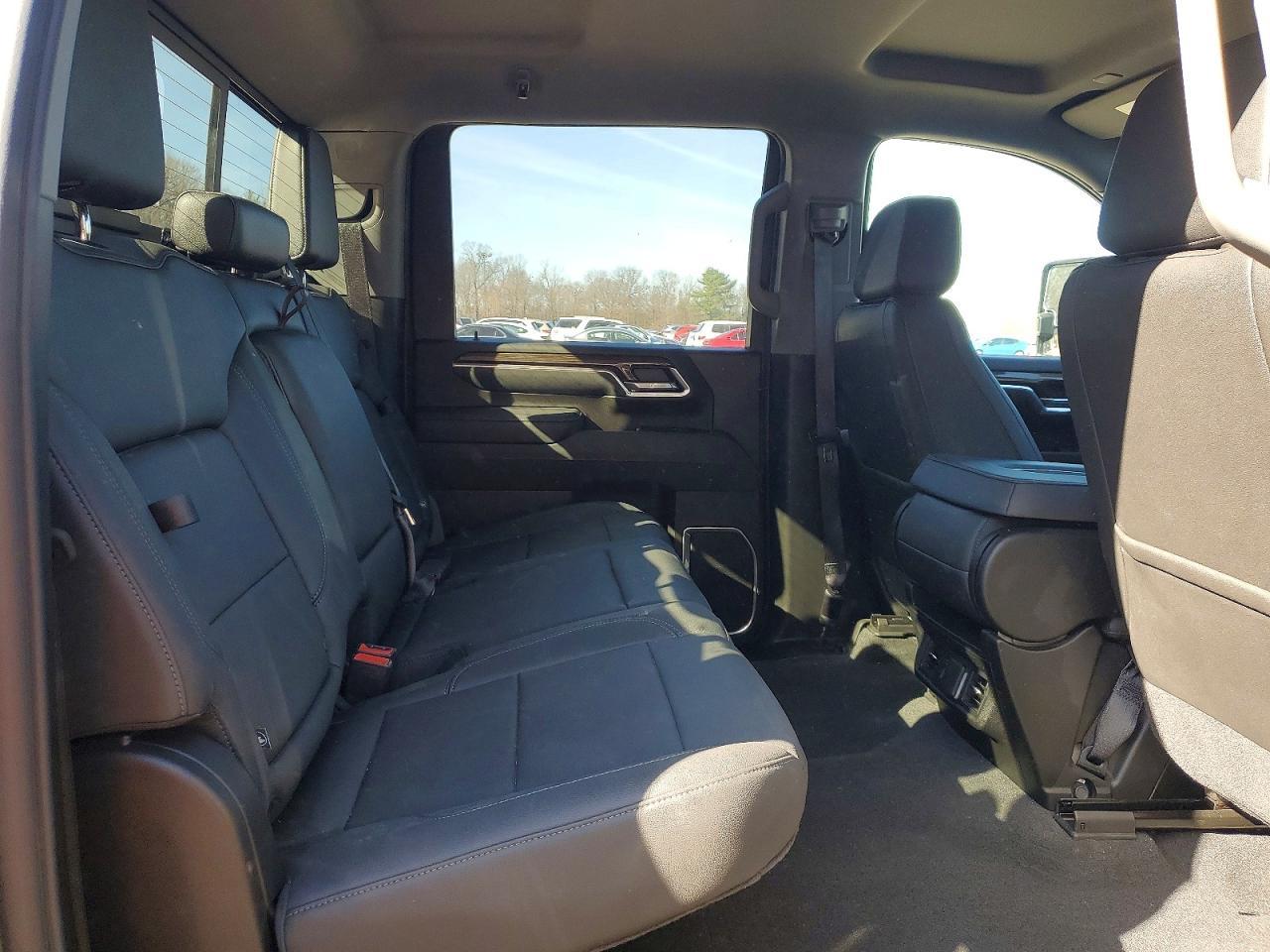 2025 Chevrolet Silverado K3500 LT