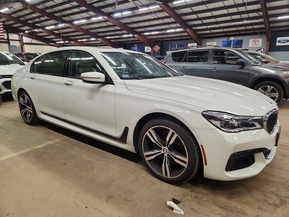 2018 BMW 750 xi