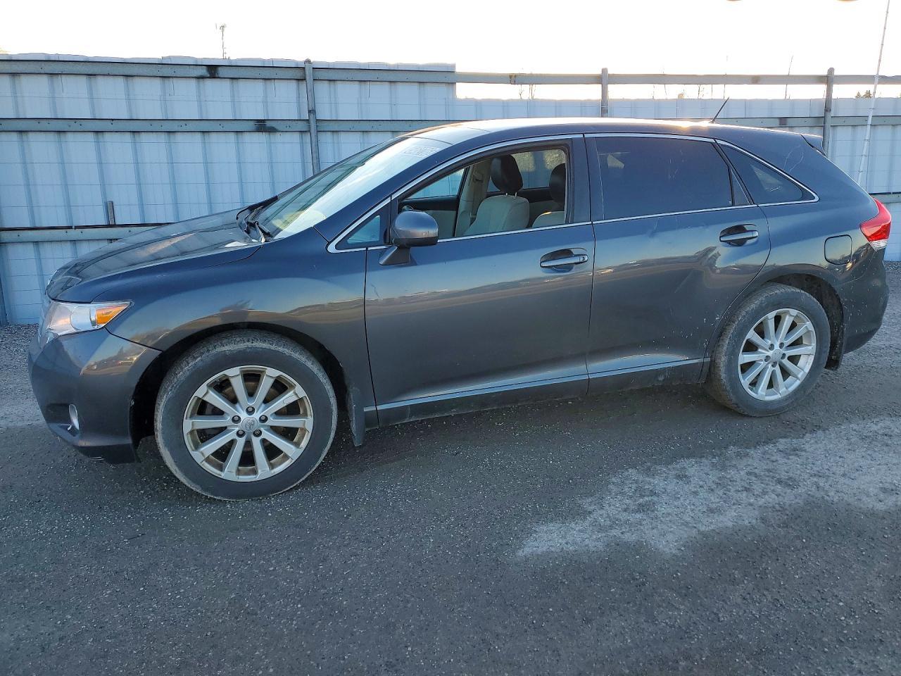 2011 Toyota Venza awd 4cyl