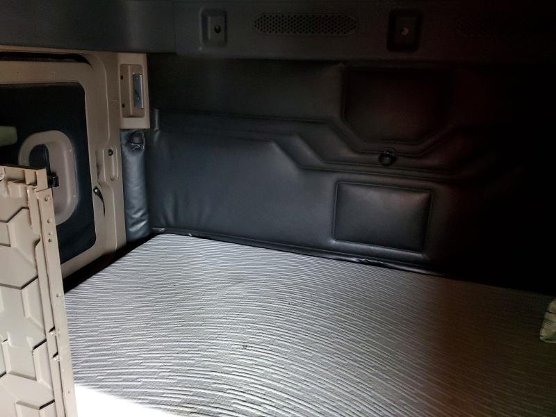 2015 Freightliner Cascadia Semi Truck
