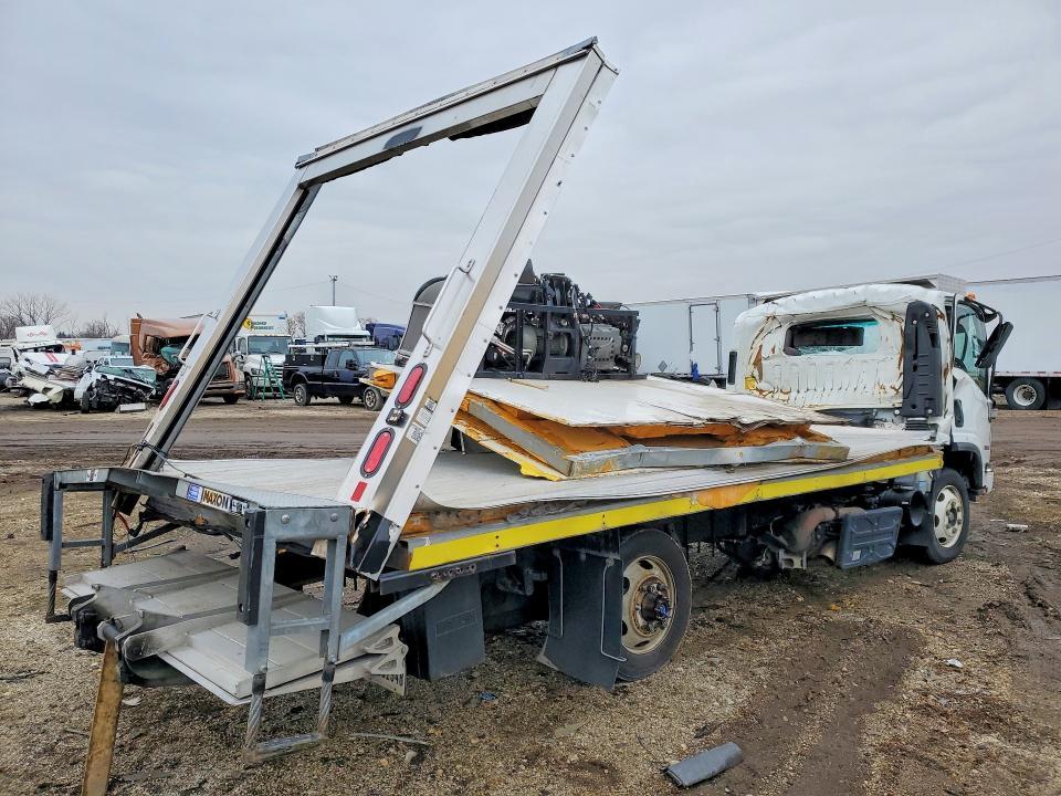 2023 Isuzu NRR Refrigerated BOX Truck