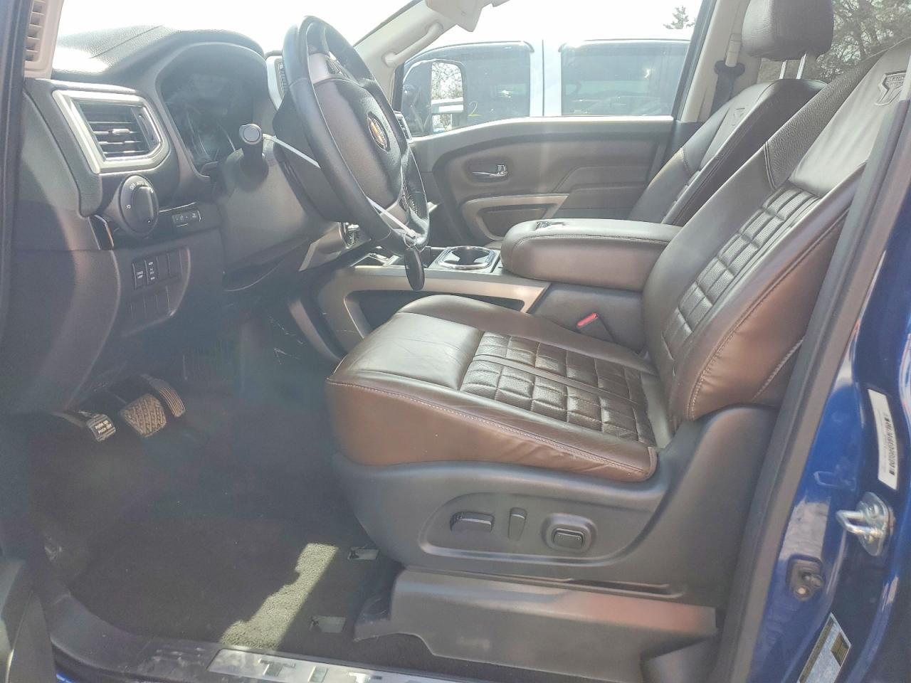 2020 Nissan Titan SV