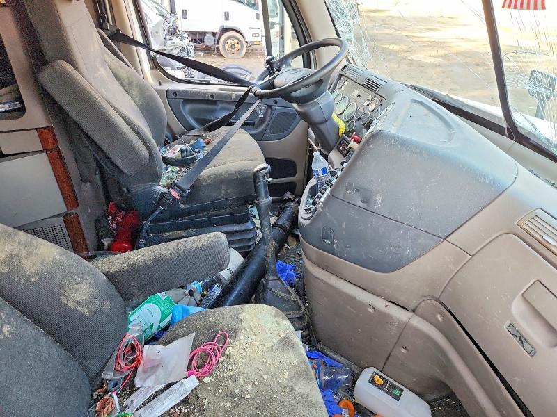 2013 Freightliner Cascadia 125