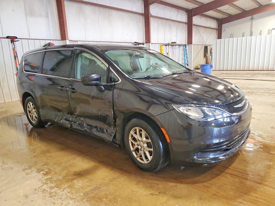 2020 Chrysler Voyager lx