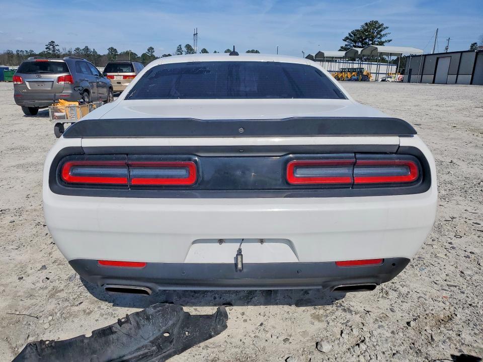 2018 Dodge Challenger r
