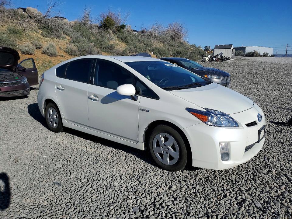 2010 Toyota Prius iii
