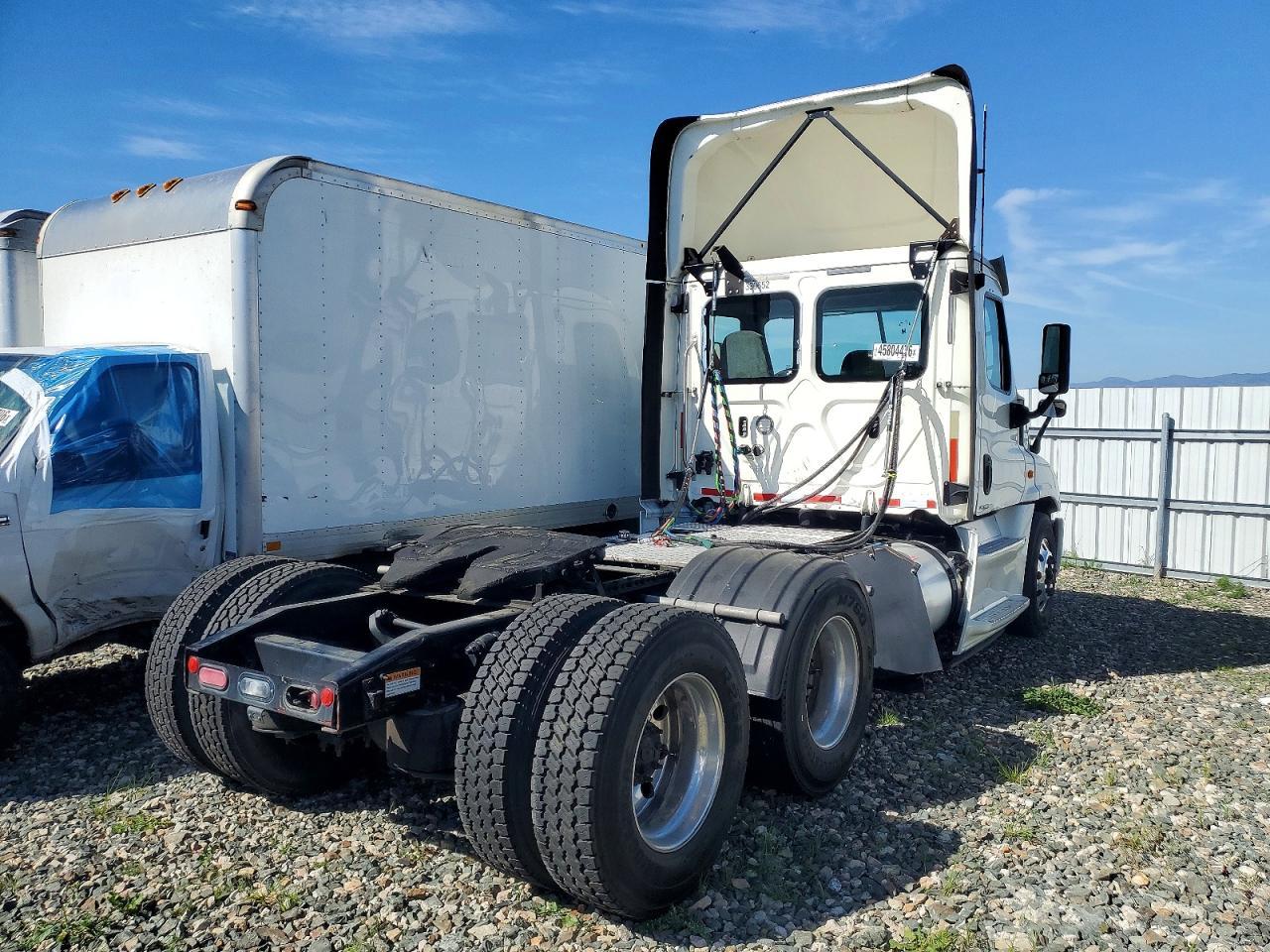 2019 Freigliner 2019 Freightliner Cascadia 125 Semi Truck