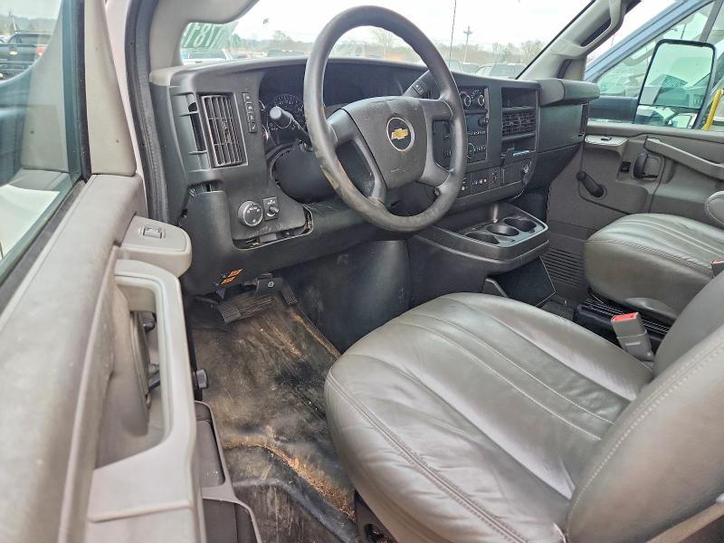 2020 Chevrolet Express BOX Truck