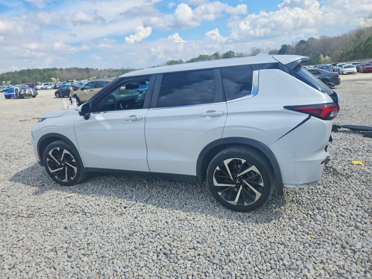 2024 Mitsubishi Outlander se