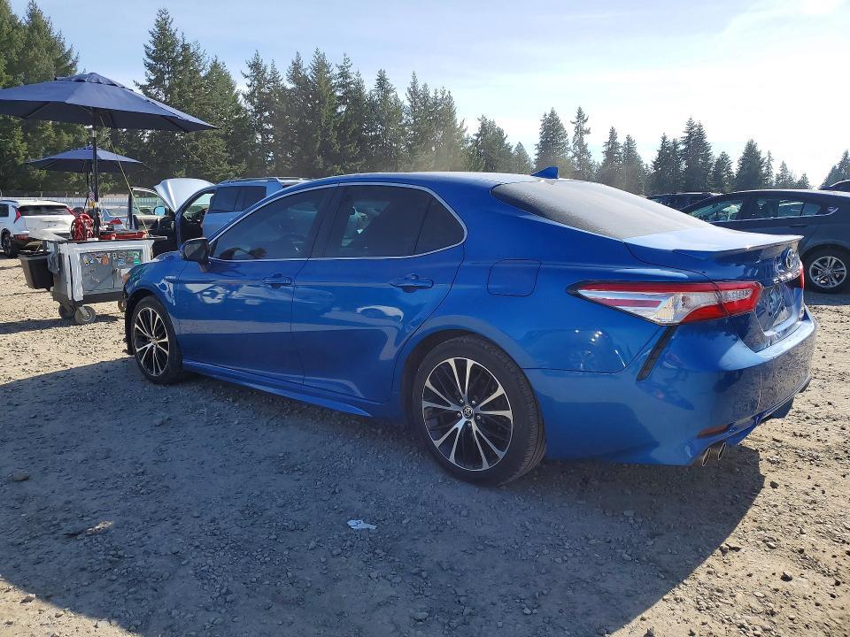 2020 Toyota Camry Hybrid se