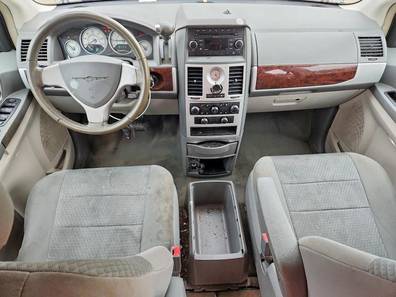 2010 Chrysler Town & Country Touring