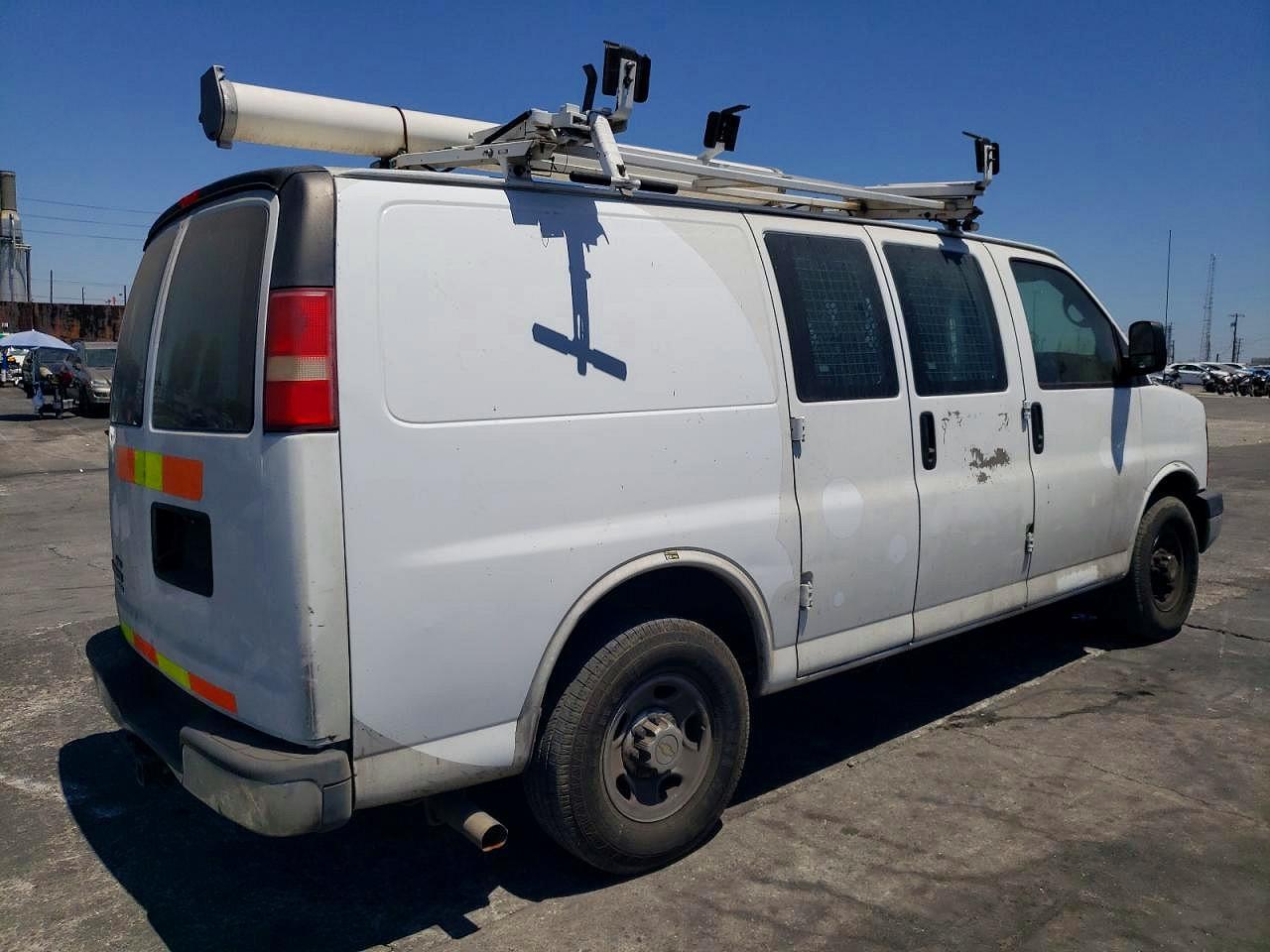 2014 Chev Express G2500 4LT