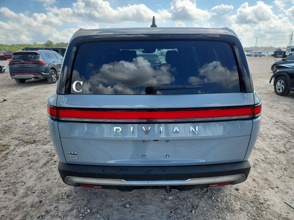 2025 Rivian R1S Adventure