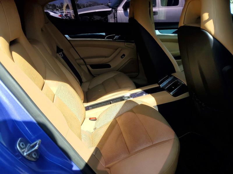 2013 Porsche Panamera 2