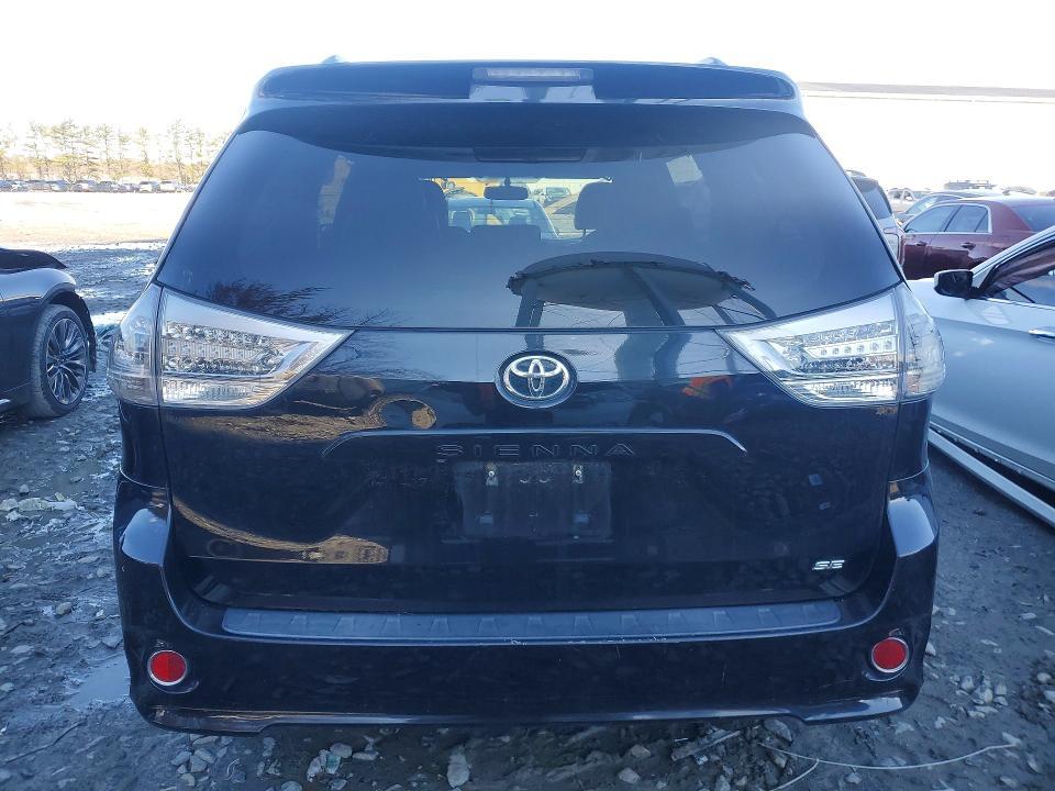 2016 Toyota Sienna se 8-passenger