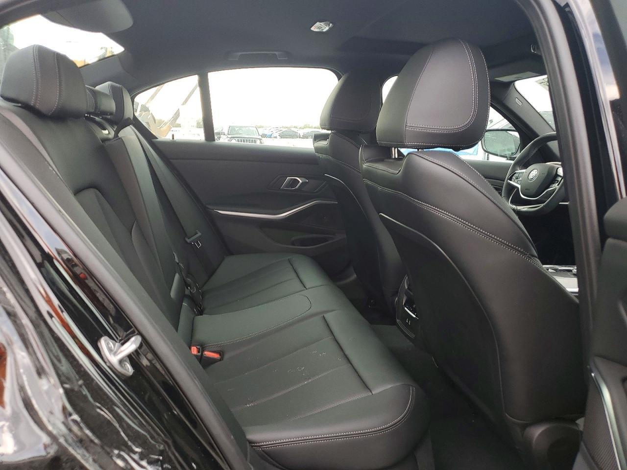 2026 BMW 330i