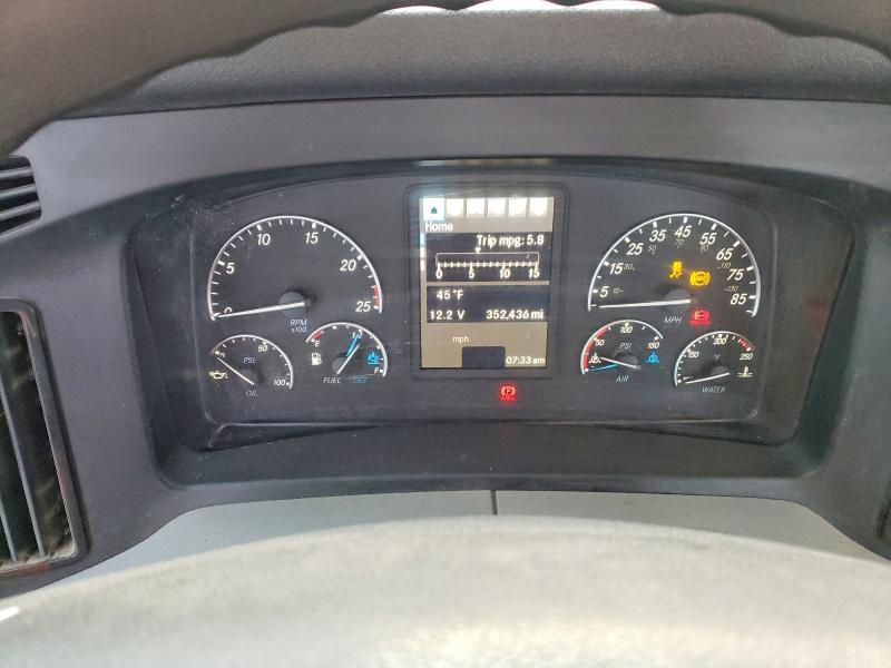 2020 Freigliner 2020 Freightliner Cascadia 126 Semi Truck