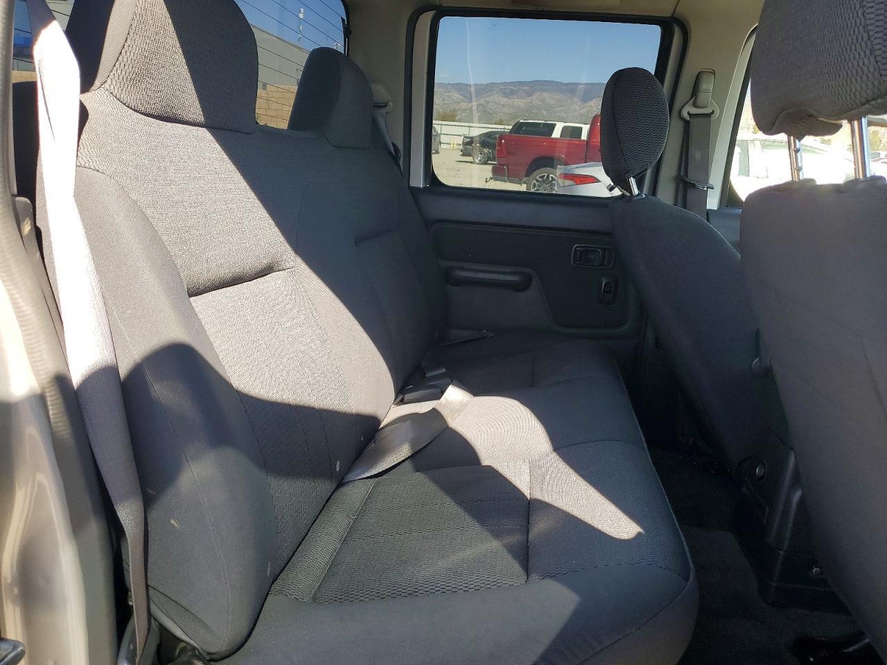 2004 Nissan Frontier XE-V6