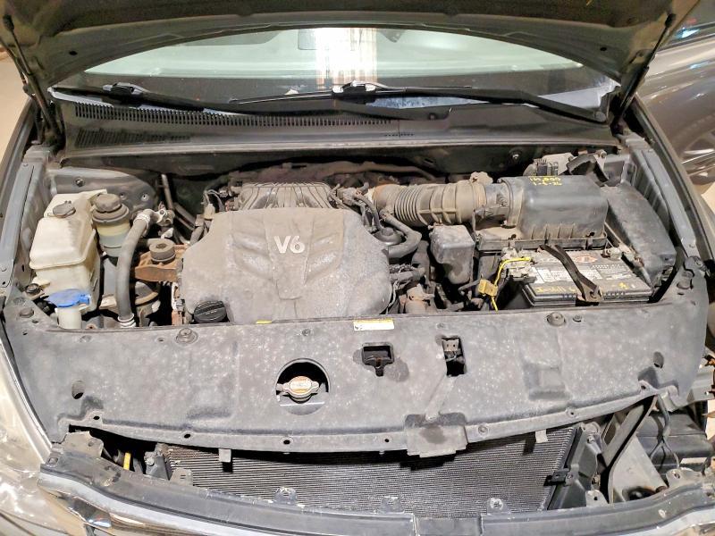 2012 KIA Sedona lx