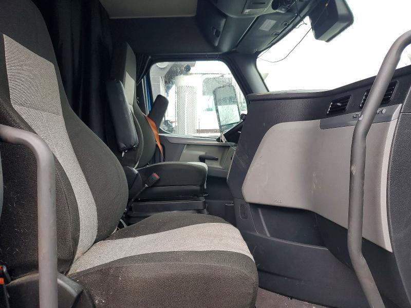 2022 Freigliner 2022 Freightliner Cascadia 126 Semi Truck