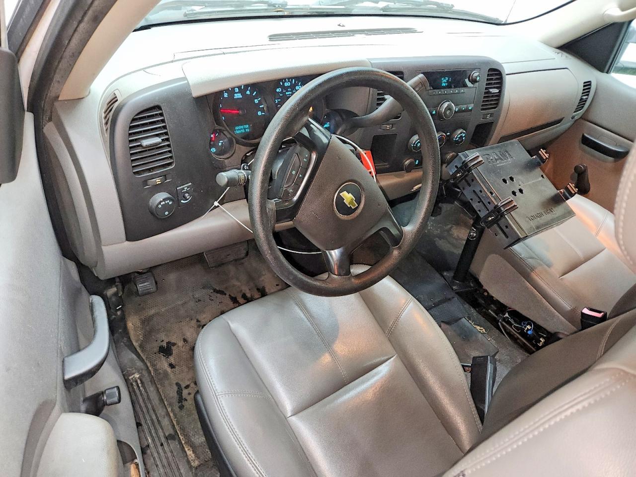 2013 Chev 1500 4X2 / Pickup