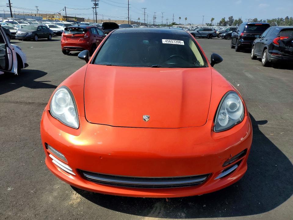 2013 Porsche Panamera 2