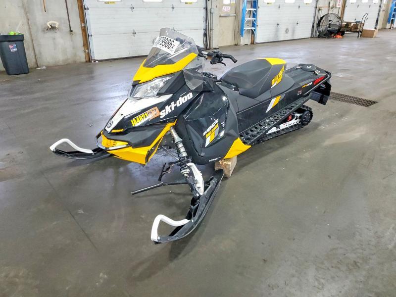 2016 Skidoo Blizzard 600 E-TEC 1