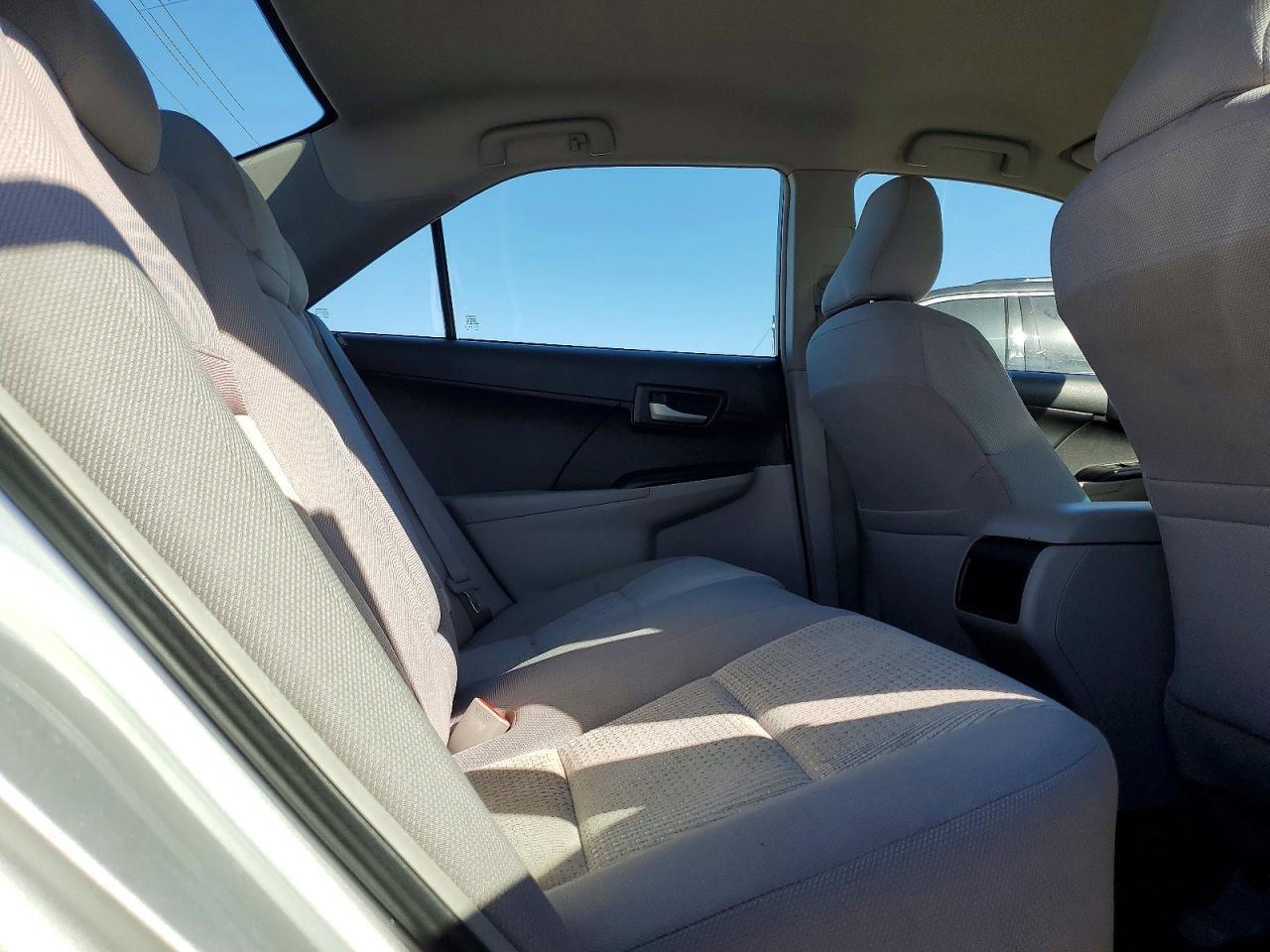 2014 Toyota Camry le