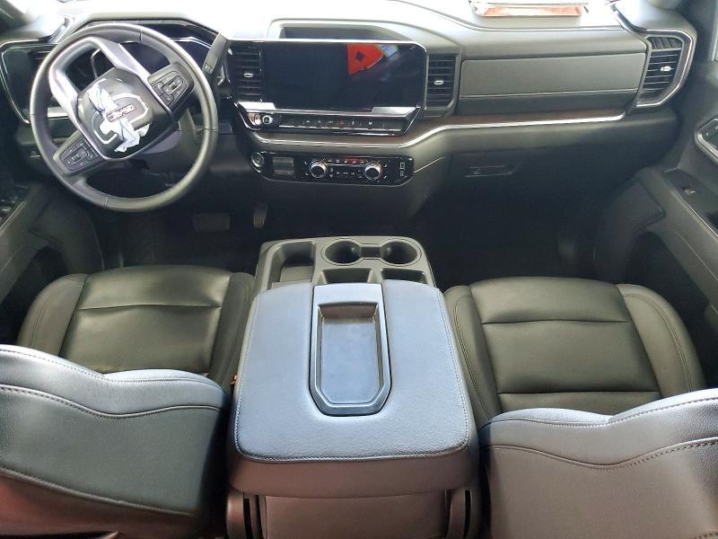 2025 GMC Sierra K1500 SLT
