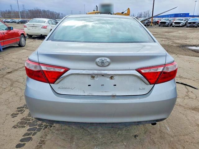 2016 Toyota Camry le