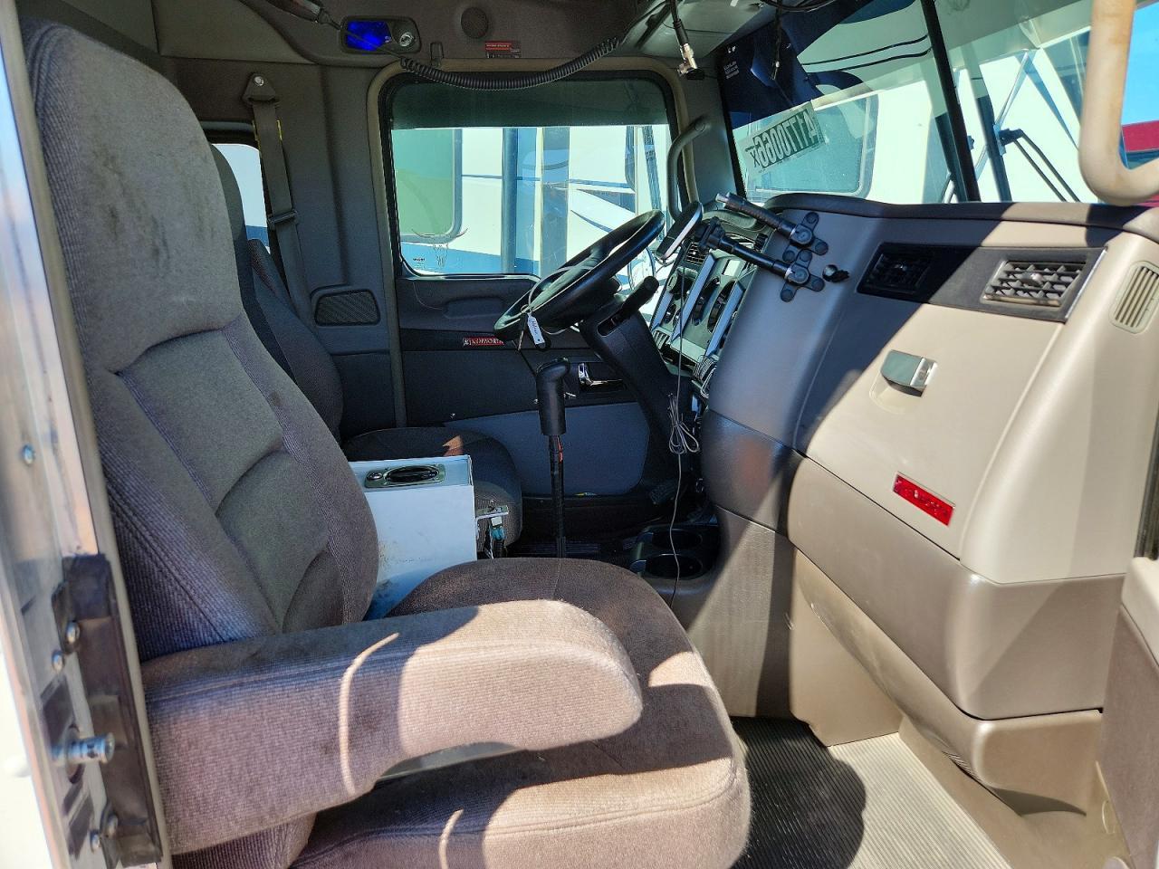 2020 Kenworth T880 Semi Truck