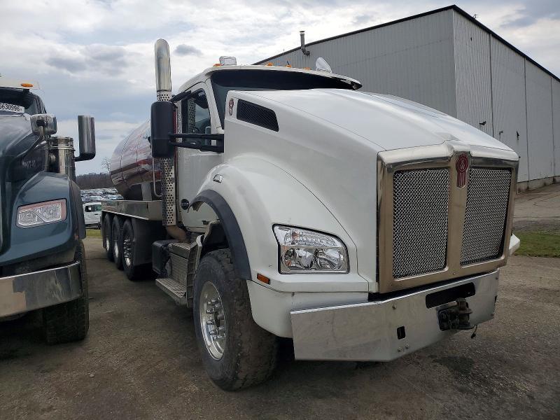 2019 Kenworth Construction T880