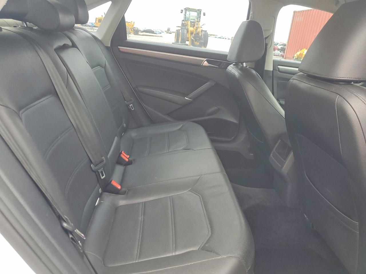 2017 Volkswagen Passat R-line