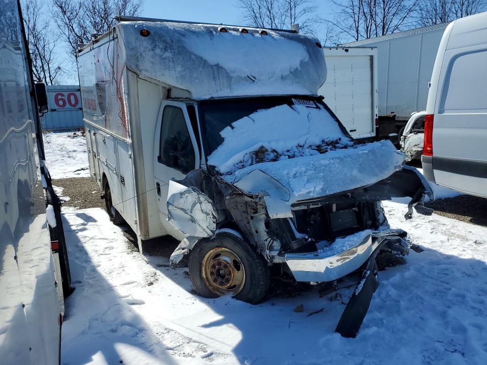 2012 Ford Econoline E350 Super Duty Cutaway Van
