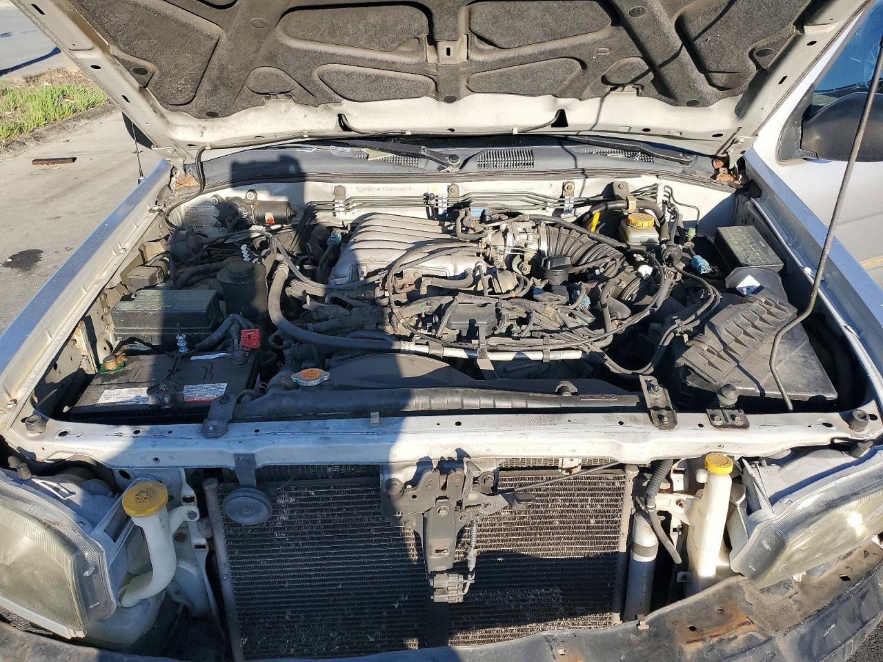 2002 Nissan Pathfinder se