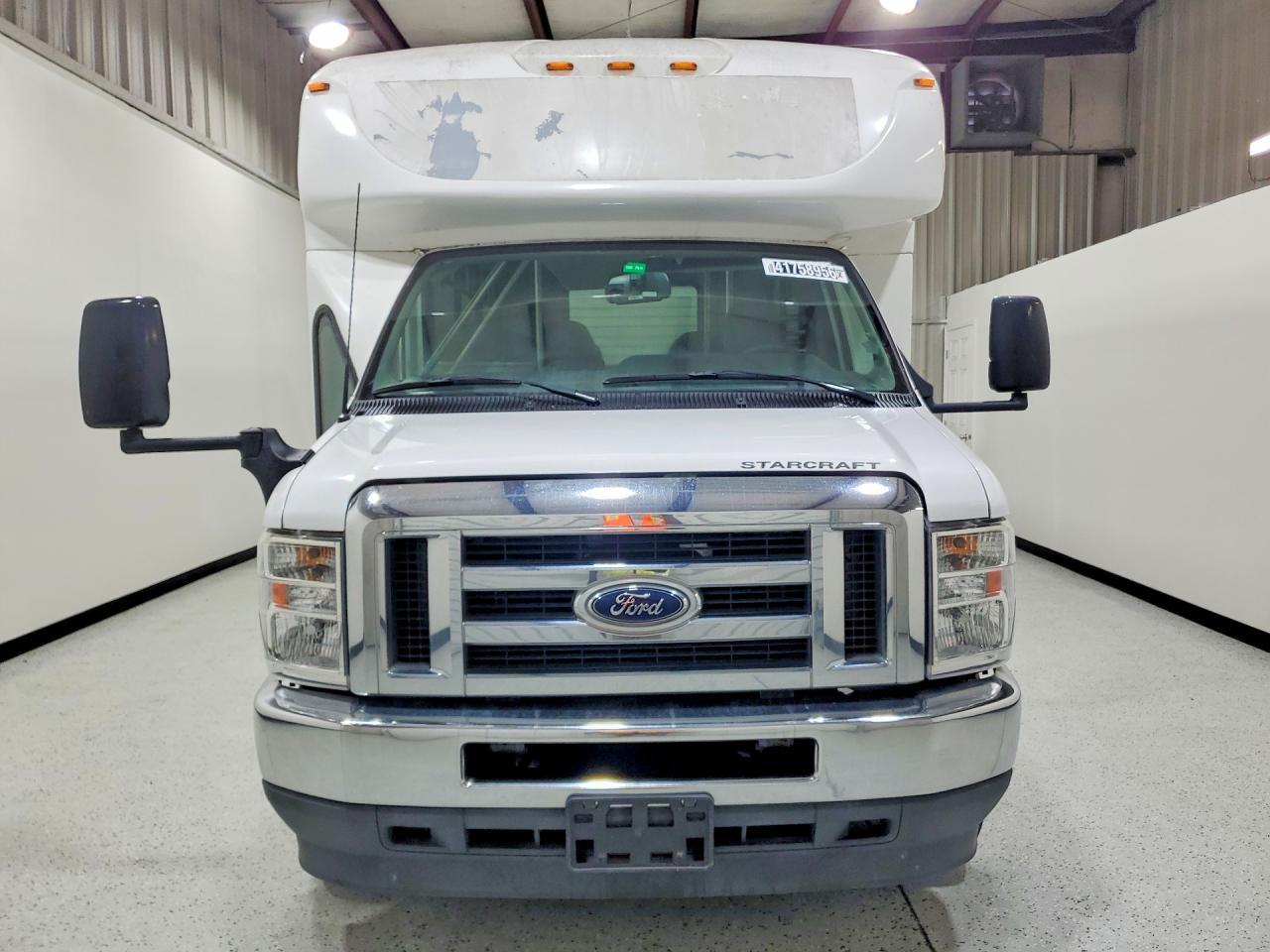 2022 Ford E350 Shuttle Bus