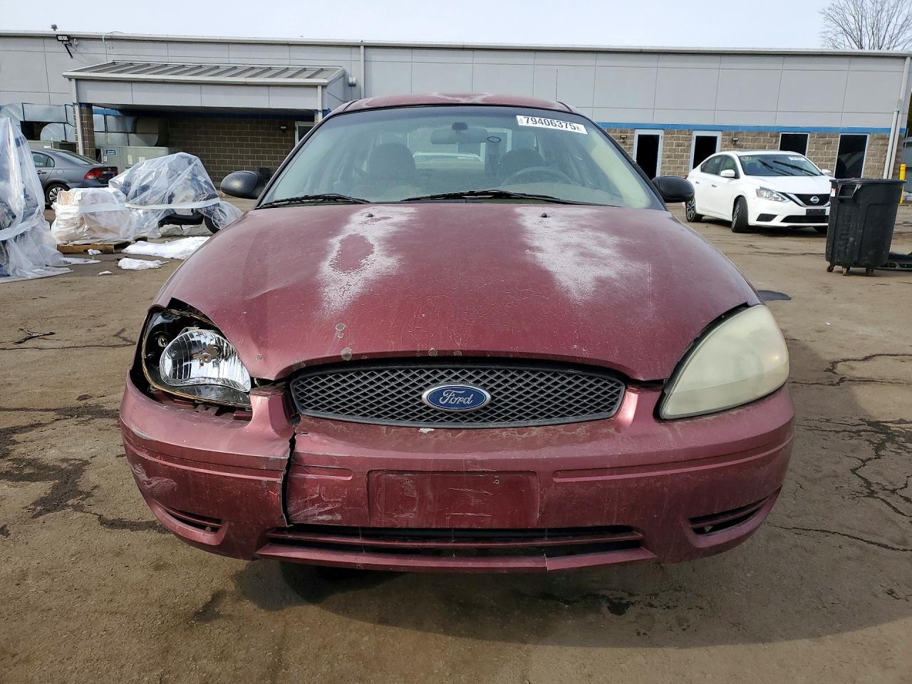 2005 Ford Taurus se