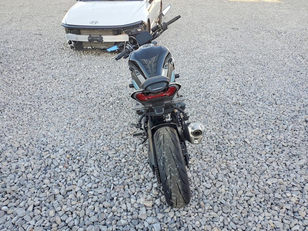 2025 Kawasaki ZR900 S