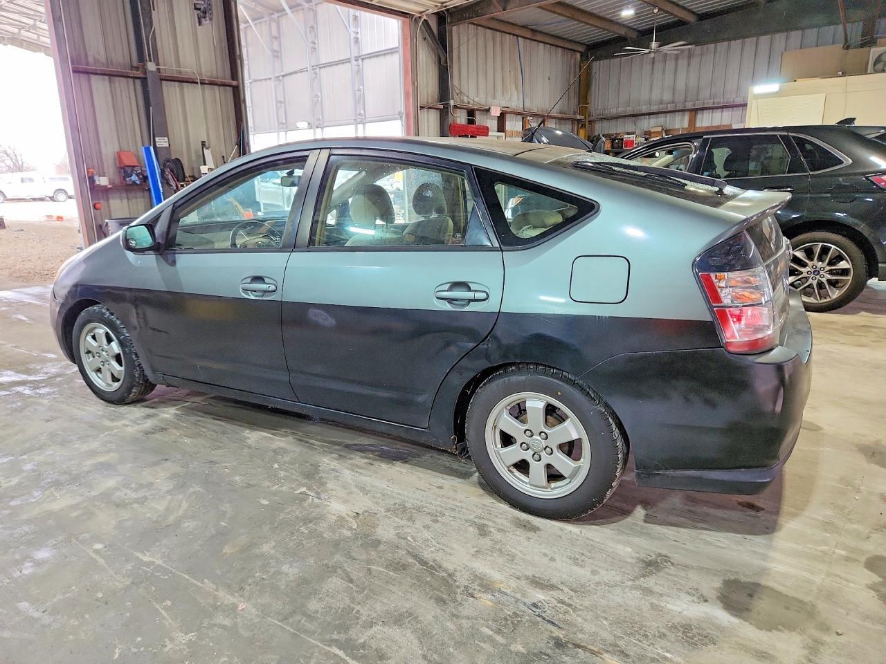 2004 Toyota Prius Base