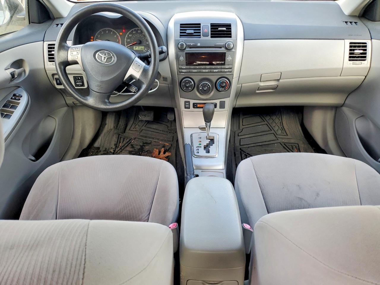 2011 Toyt Corolla le