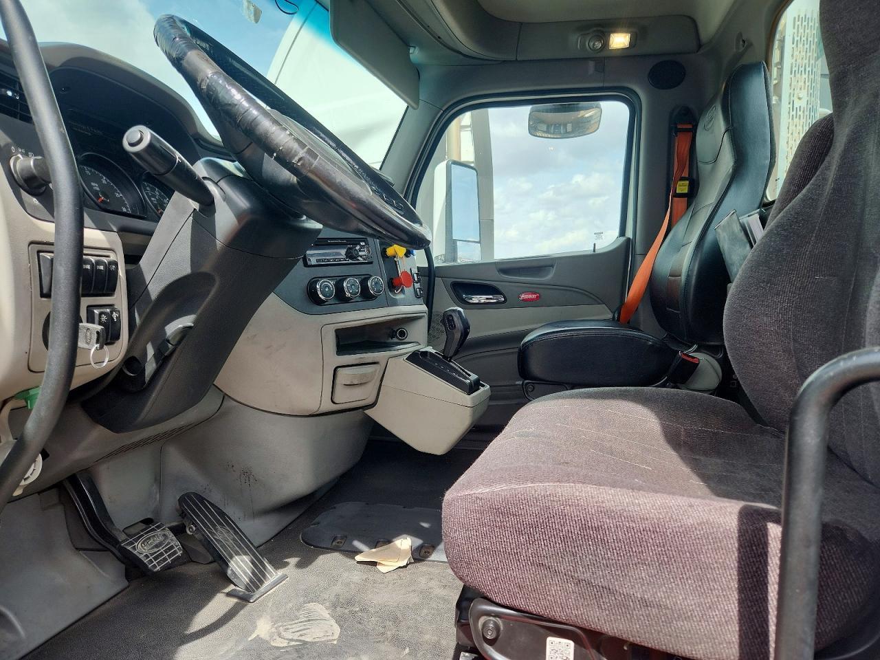 2018 Peterbilt 579 Semi Truck