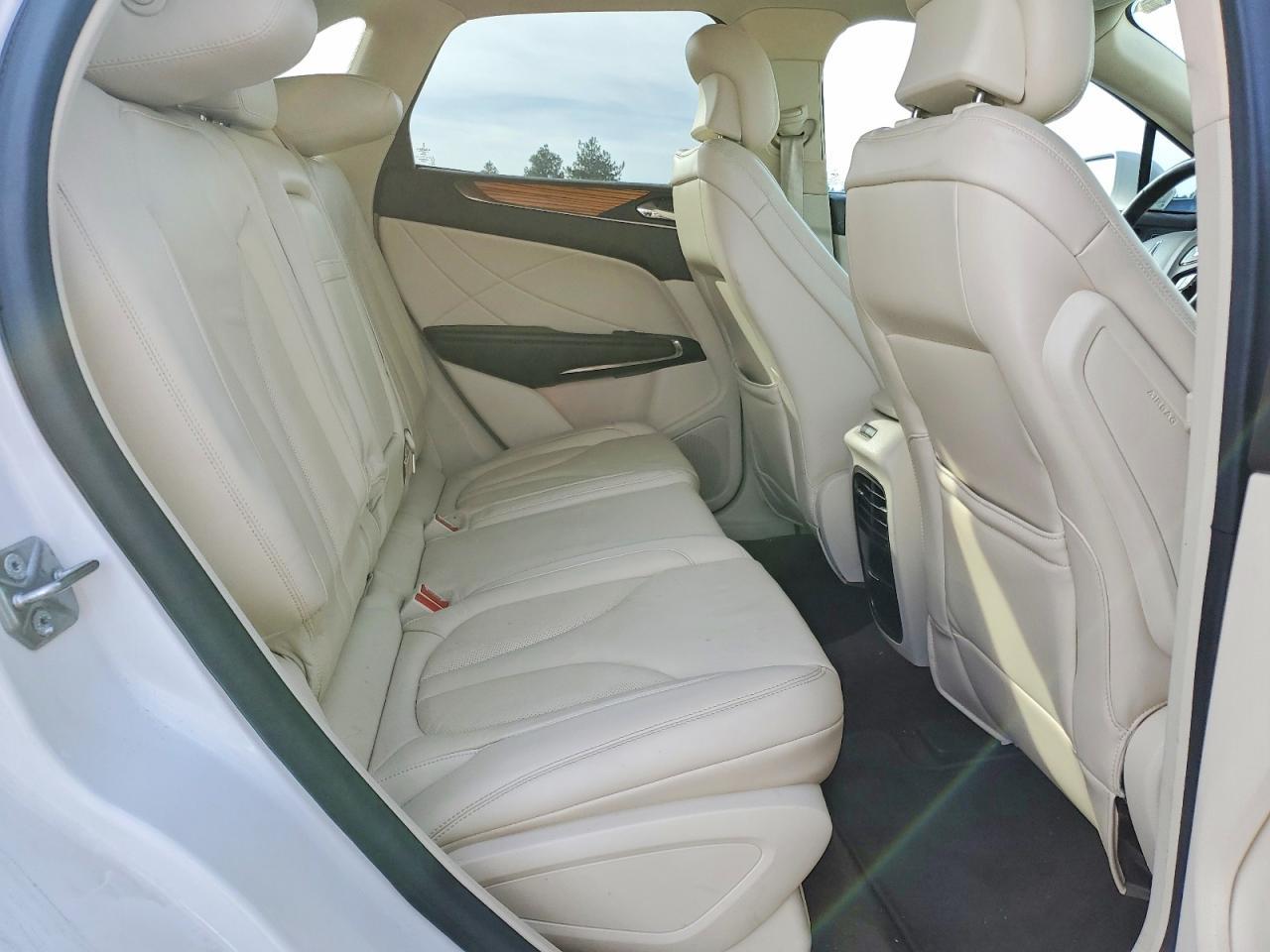 2015 Lincoln Townhouse MKC