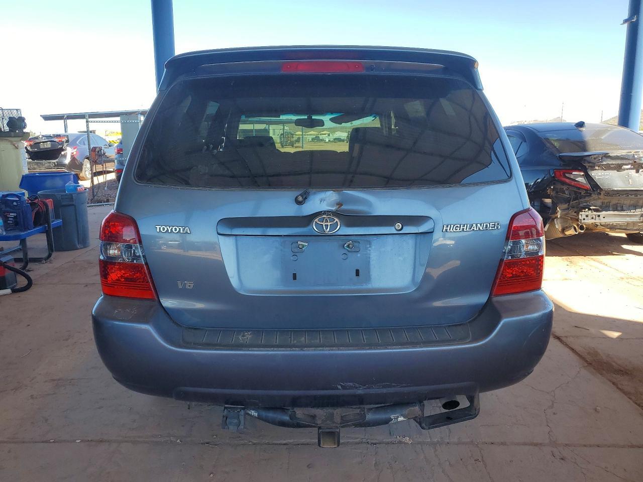 2004 Toyota Highlander Base