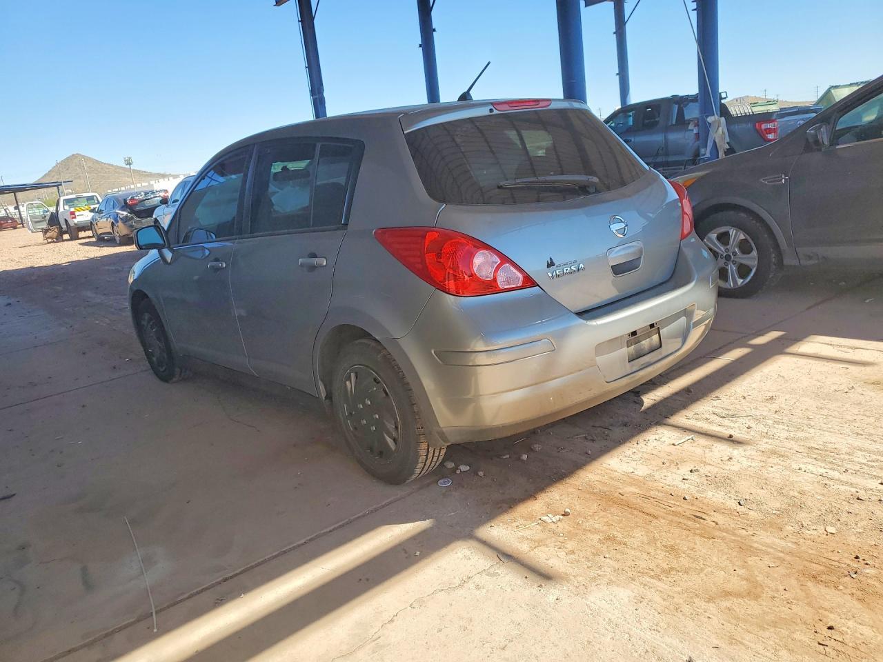 2009 Nissan Versa 1.8 s