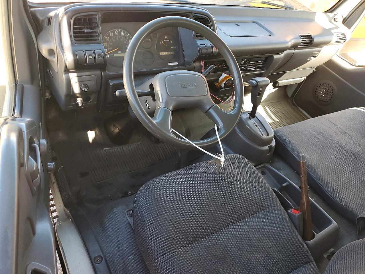 2000 Isuzu NPR BOX Truck