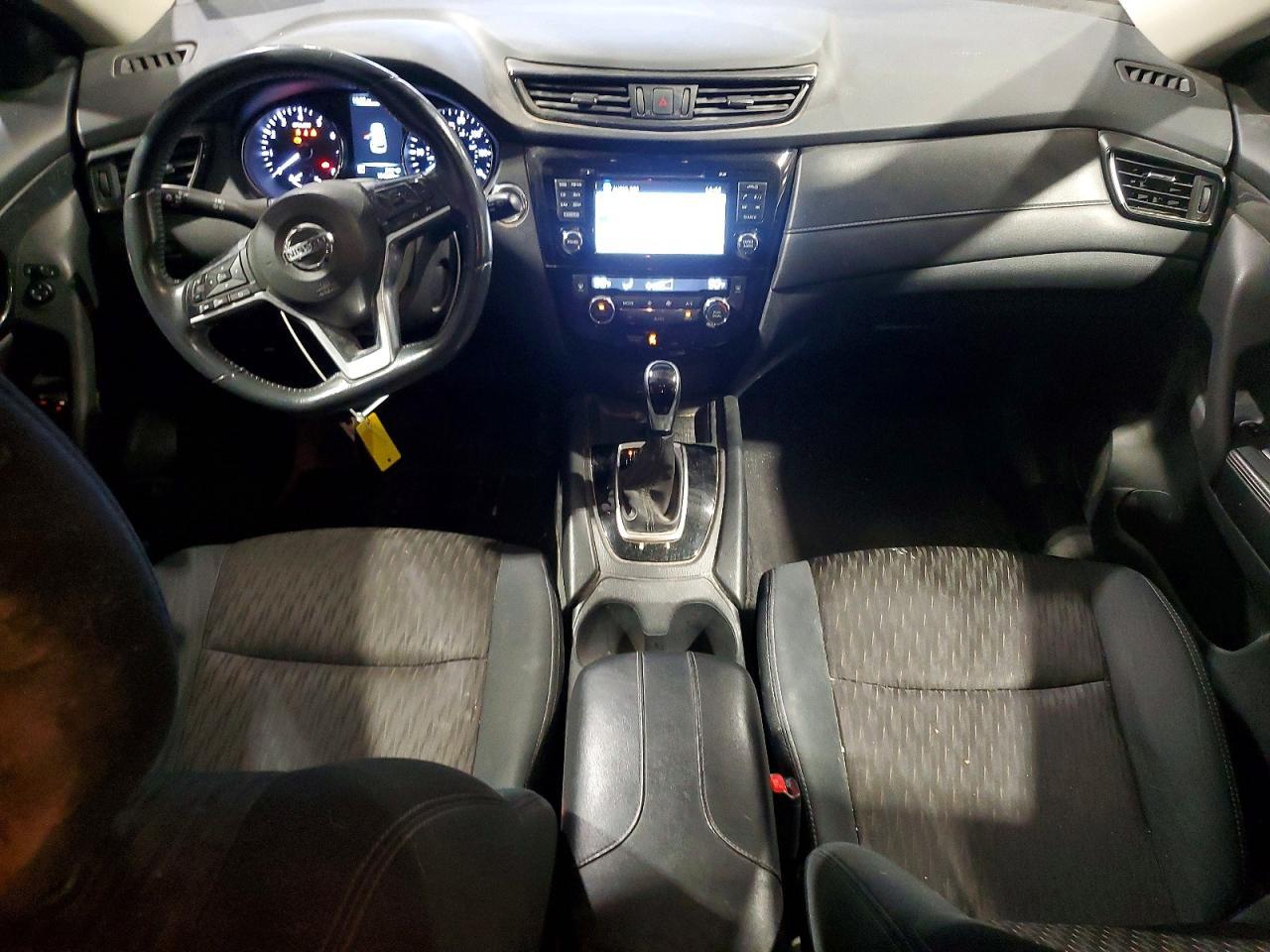 2017 Nissan Rogue sv