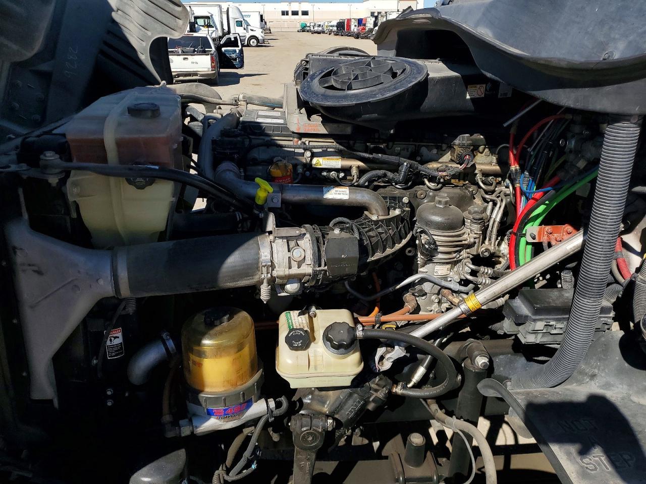 2016 Freightliner Cascadia 1-Semi Truck