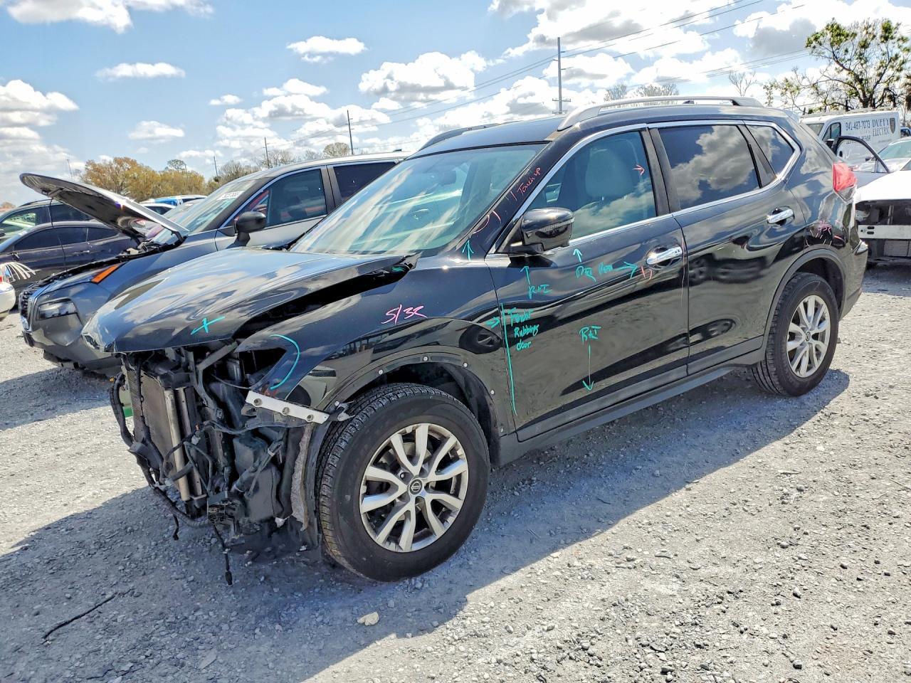 2017 Nissan Rogue sv
