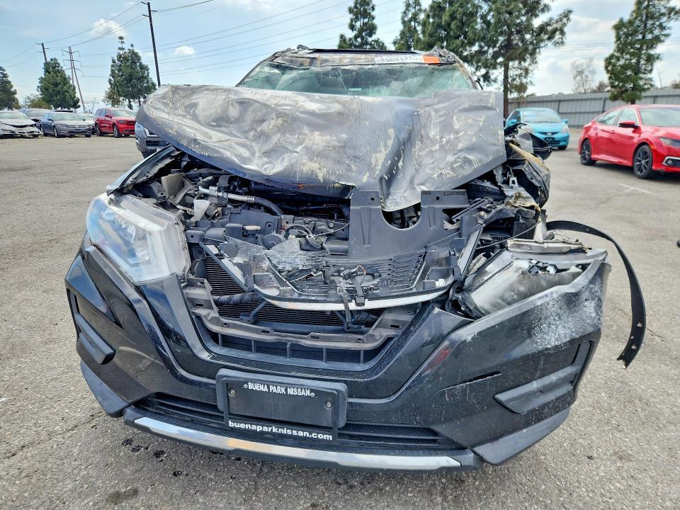 2018 Nissan Rogue sv